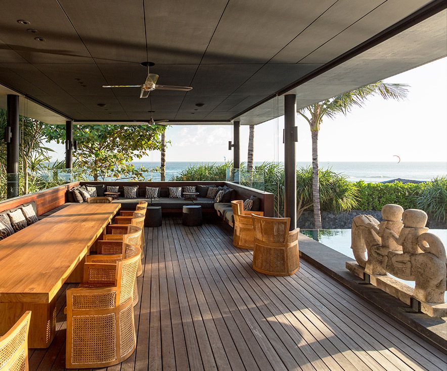 Arnalaya Beach House - Timber decking